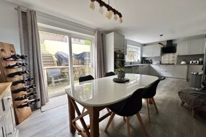 22' Kitchen/Diner- click for photo gallery